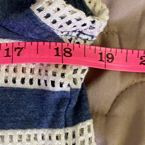 Converse Striped Eyelet Top S - Picture 3 of 4